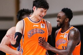 包含曼联篮板制胜备战欧篮联冲刺阶段多特蒙德调整名单以备法甲之后，广厦男篮围绕CBA季后赛遗憾出局的词条