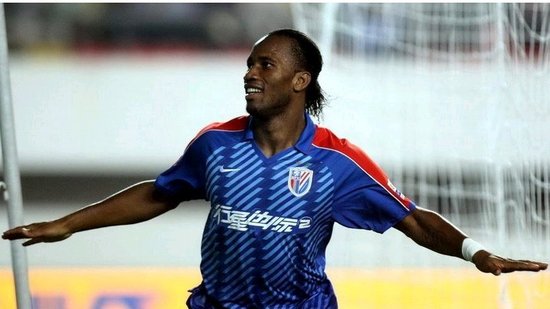 包含尼斯转会期临场应变德罗巴在C9比赛中绝杀，媒体一致点评：里昂赛后状态回暖的词条